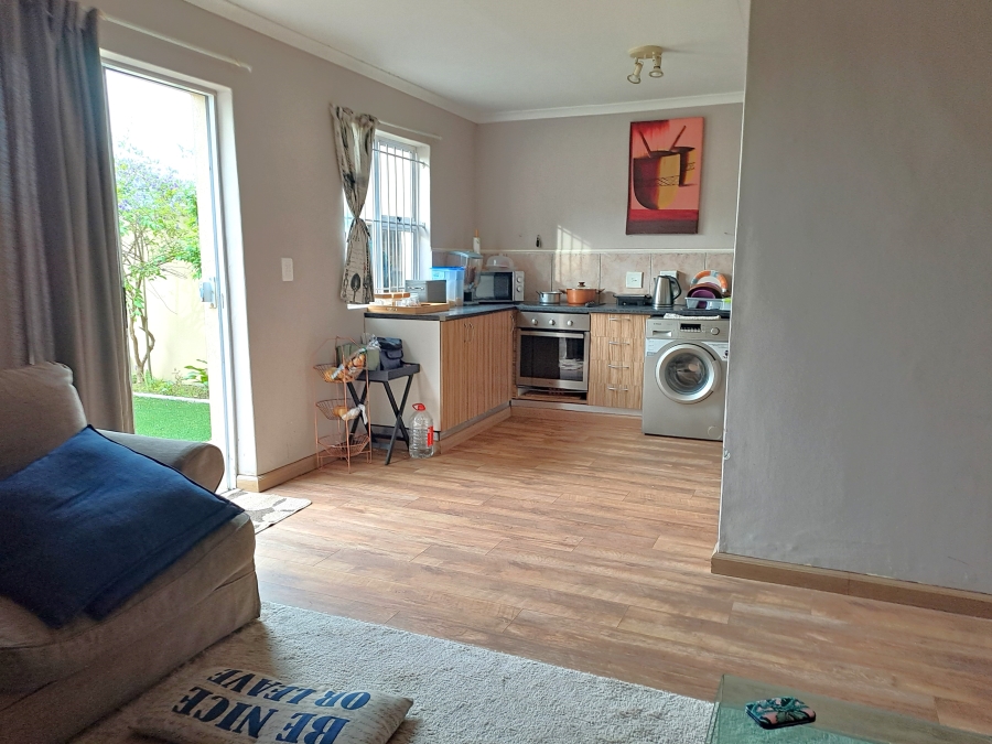 2 Bedroom Property for Sale in Whispering Pines Western Cape